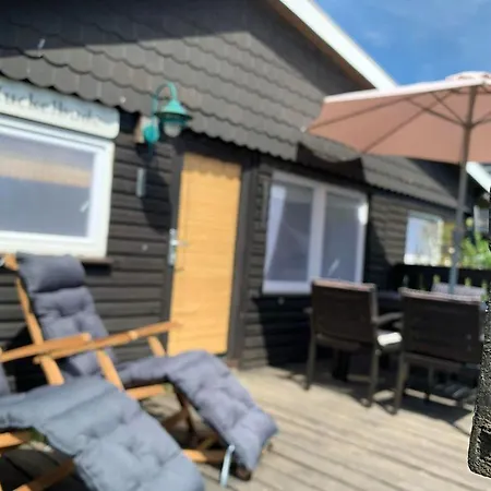 Muckelbude Holiday home Bedekaspel